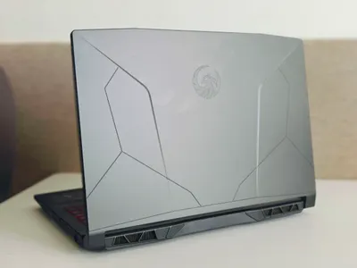 Игровое рабочее место – Ноутбук MSI, монитор Acer, кресло Edra