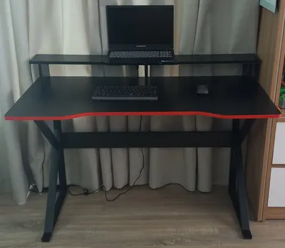 Bàn làm việc tiện lợi 60×120cm với kệ laptop – 300 nghìn đồng