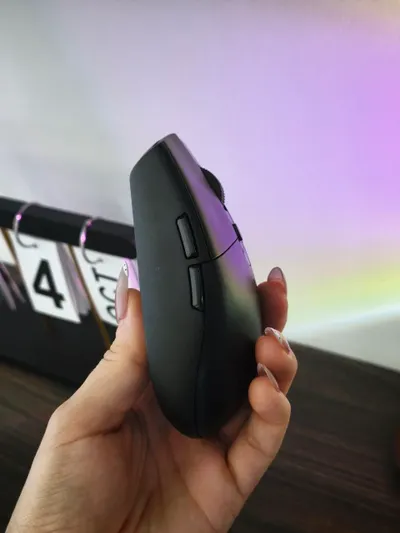 Logitech G304 gaming mouse for sale, 200,000 VND — 4/5