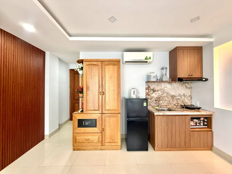Studio Apartment with Balcony on Phạm Ngọc Thạch – Available 28 October
