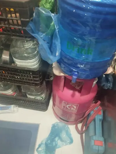 Clearance sale of household items and a 17-inch laptop, Nha Trang — 2/10