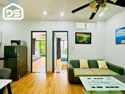 Pet-friendly 2-bedroom apartment with 2 balconies in Vinh Diem Trung