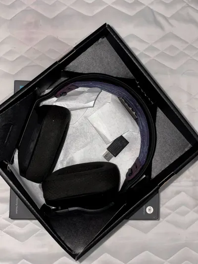 Electronics Bundle – Headphones, Mouse, Speaker