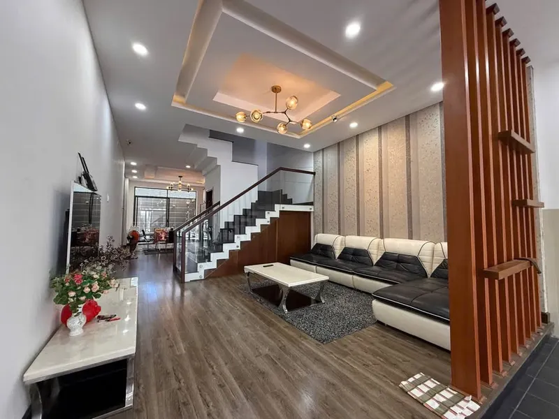 Street-front house for rent in VCN Phước Hải, 5 bedrooms, 30M VND/month — 4/10