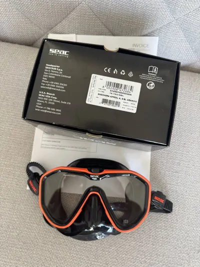 Diving gear for sale: SEAC Appeal mask and weight belt — 2/4