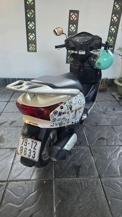 Honda scooter (2010, 110cc) for sale, 8M VND — 2/3