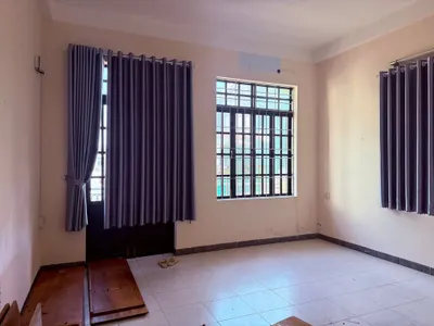 Whole house for rent in city centre, 8 bedrooms, 40M VND/month — 2/10