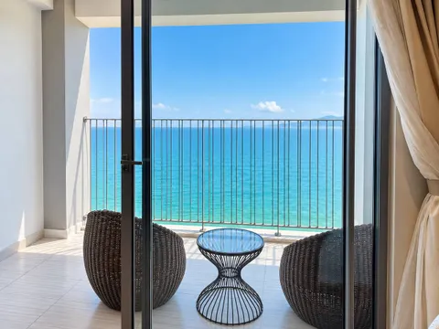 45m² furnished apartment with ocean-view balcony, city centre