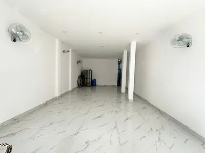 Bán nhà 3 tầng mặt phố đường Mê Linh, 15,5 tỷ VND