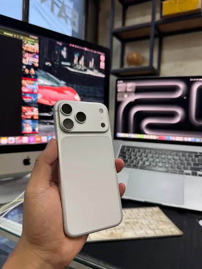 iPhone 17 Pro Max 256GB, like new, 31.99M VND — 2/6