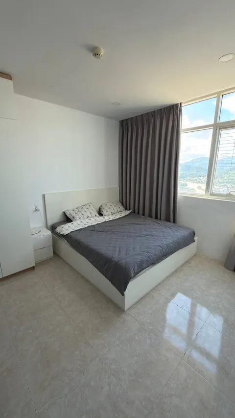 2-bedroom apartment near the river (Mountain view), high floor, sublease