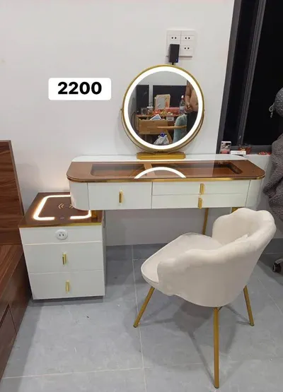 Quick-sale 3-piece bedroom set (bed, wardrobe, dressing table), 9,999k VND, installation included — 2/4