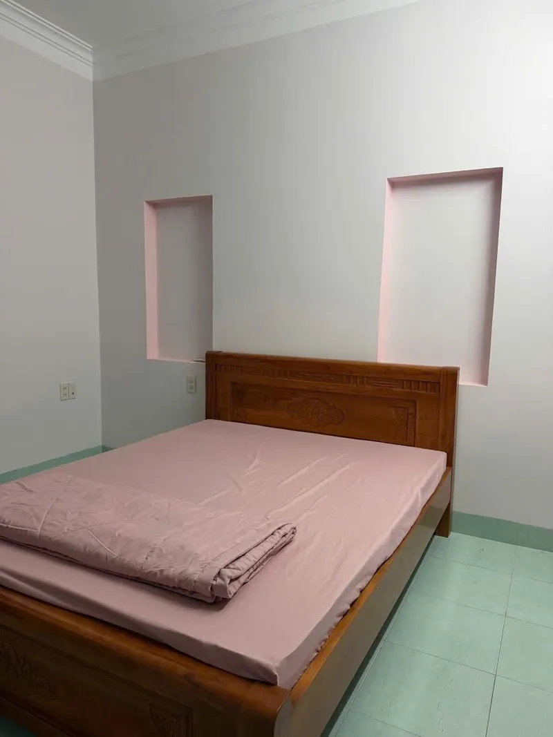 Whole 3-storey house for rent near Ba Làng Market, north Nha Trang — 7/10