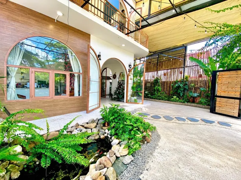 House for rent as café business model, 179m², Dien Khanh town — 8/10