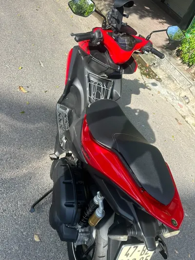 Yamaha NVX 155cc Scooter 2018 – Red and Black, Excellent Condition with Helmet and Accessories — 2/6