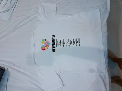 Áo phông VETEMENTS chính hãng, size L, đã qua sử dụng — 3/7