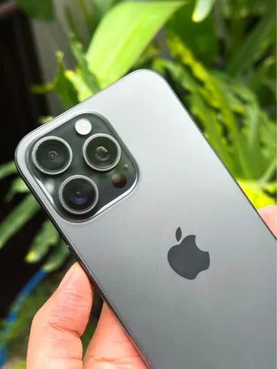 iPhone 15 Pro Max 256GB Black Titanium (US import, used) — 2/9