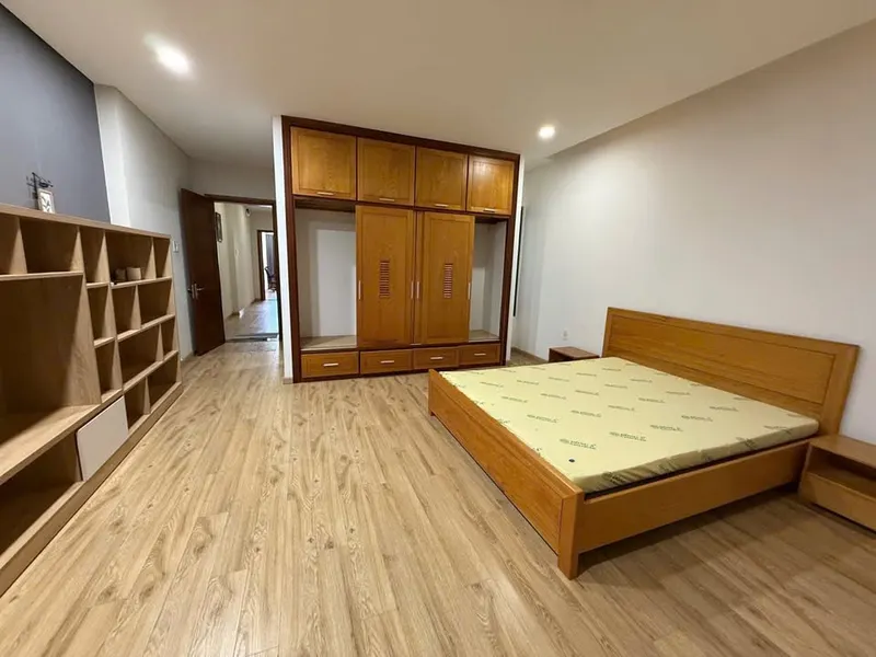 Street-front house for rent in VCN Phước Hải, 5 bedrooms, 30M VND/month — 7/10