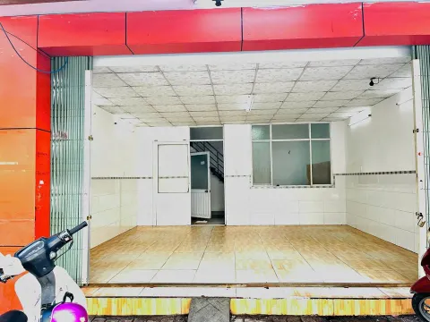 2-storey mixed-use commercial house near Dam market, 15M VND/month