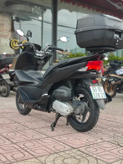 Honda PCX V2 125cc scooter for sale — 3/4