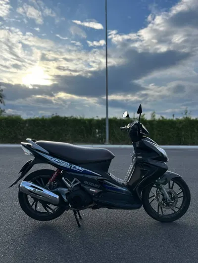 Suzuki Hayate 2008 – 125cc City Motorbike, Excellent Condition — 3/4