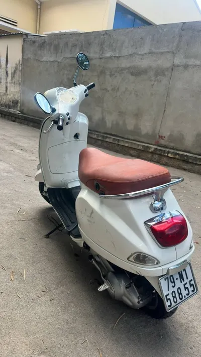 Vespa LX 125 Scooter 2010 – 7M VND — 4/5