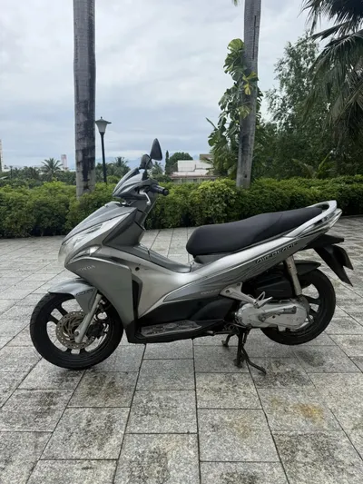 Honda Air Blade 2013 – 110cc Scooter, Grey, Excellent Condition — 2/6