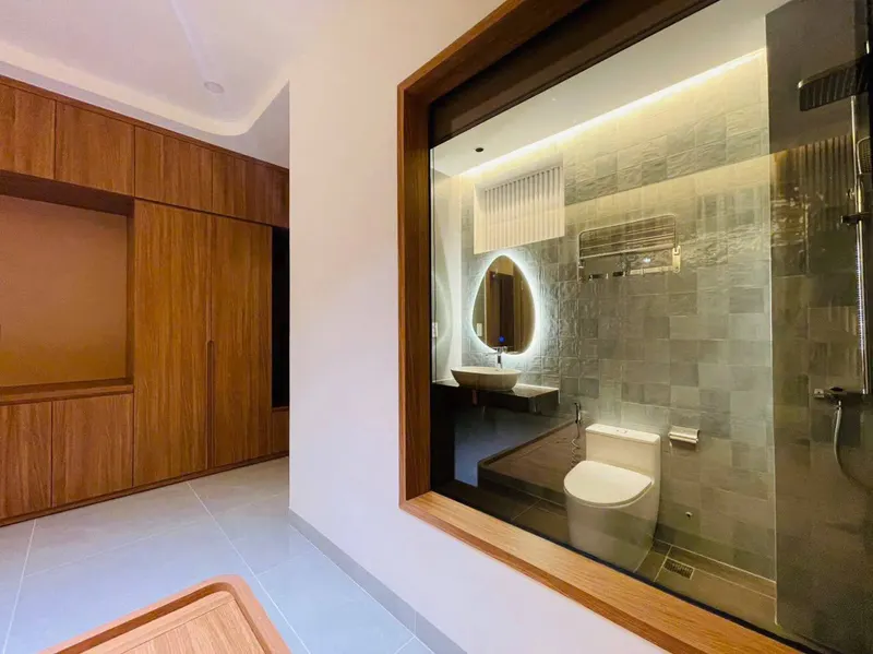 New 4-bedroom house for rent in the west, 300 m²