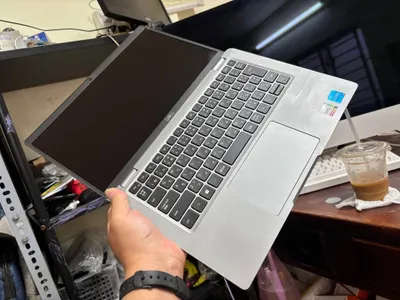 Dell Latitude 5330 노트북, i5-1245U, 16GB RAM, 256GB SSD — 2/10