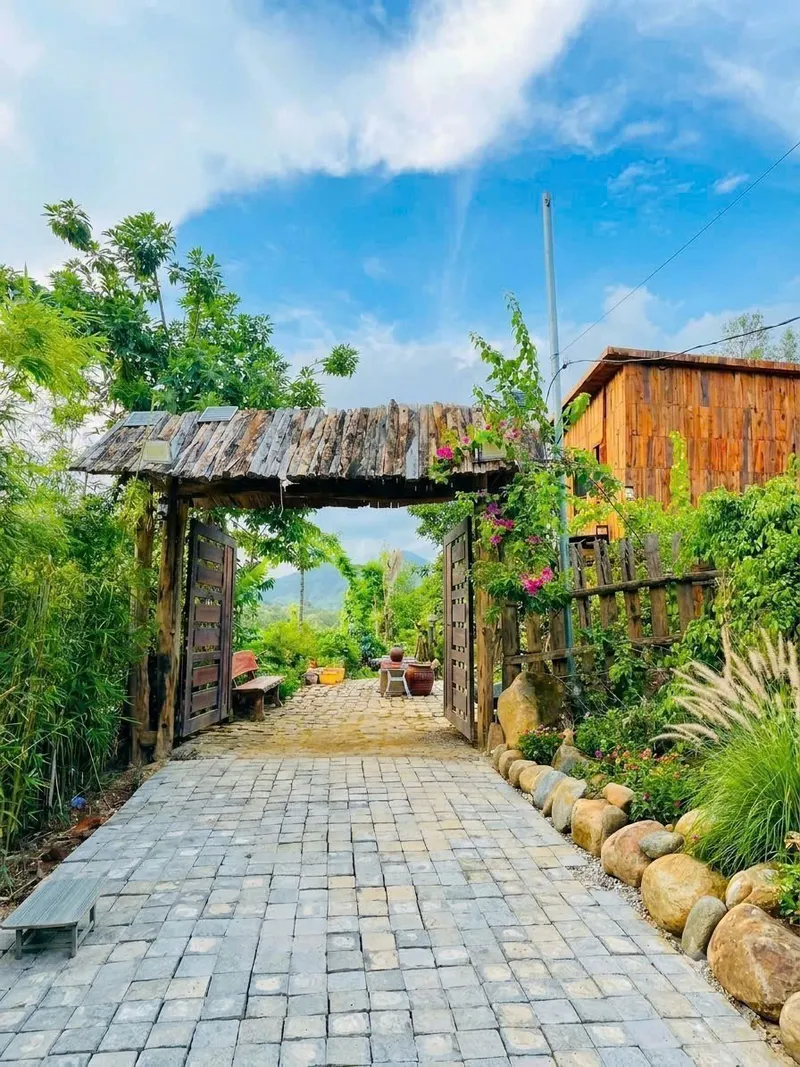 4-bedroom house with garden in North Nha Trang (Nguyen Xien)