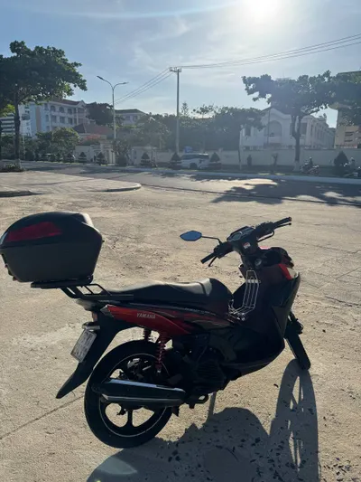 Yamaha Nouvo SX scooter with top box for sale, 7.5M VND — 3/4