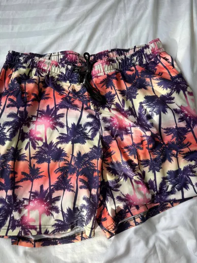 Men's and women's clothes, board game and books for cheap — 4/12