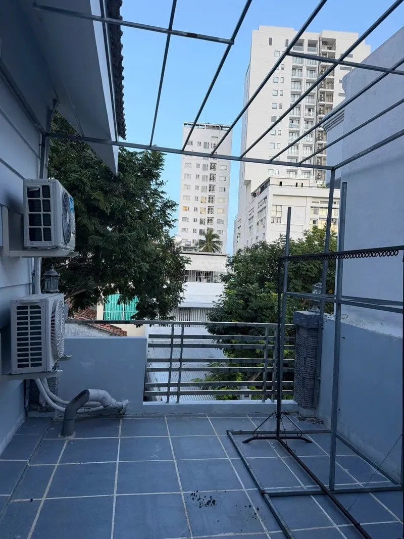 Whole 3-storey house for rent near Ba Làng Market, north Nha Trang — 6/10