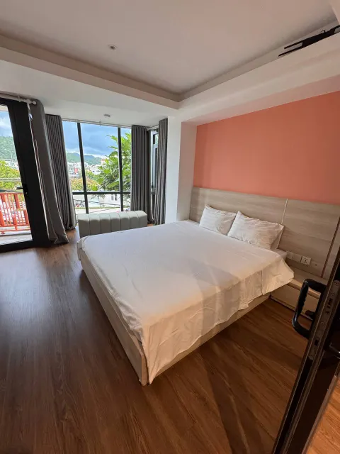 2-Bedroom Apartment with Living Room – Central Nha Trang, Furnished