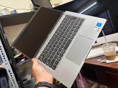 Dell Latitude 5330 노트북, i5-1245U, 16GB RAM, 256GB SSD — 3/10