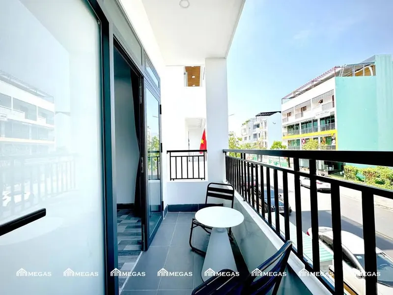 2-bedroom apartment with balcony for rent, Thich Quang Duc Street, 17.5M VND/month — 3/5