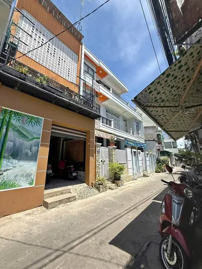 Bán nhà 3 tầng hẻm Máy Nước, Phước Tân, giá 4,8 tỷ VND