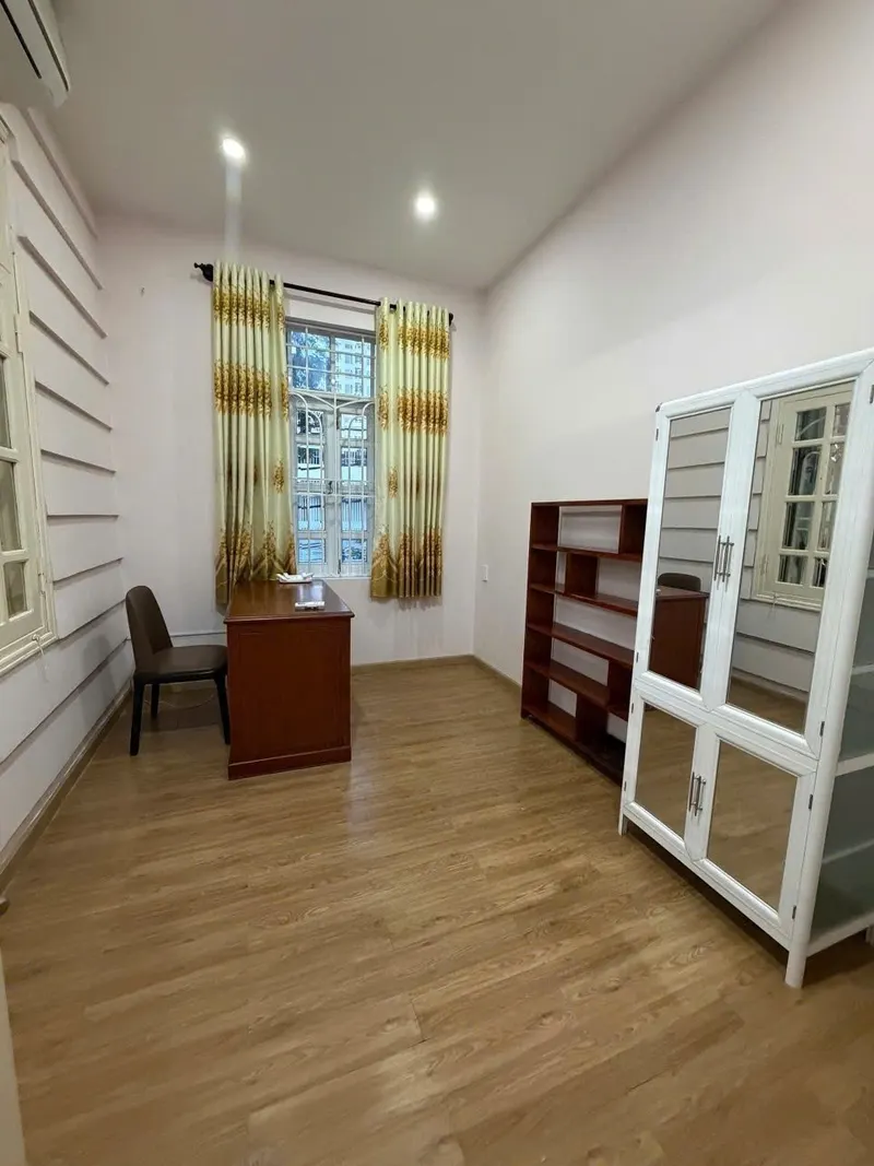 Whole 3-storey house for rent near Ba Làng Market, north Nha Trang — 8/10