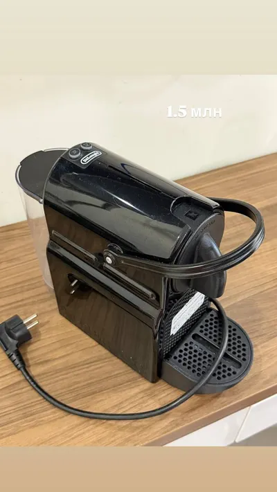 Household items sale (moving out): 8 items, total 2,030,000 VND — 6/8