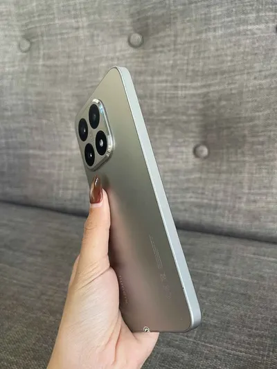 Смартфон Xiaomi 15T, 12/256 ГБ, 7,2 млн VND — 3/5