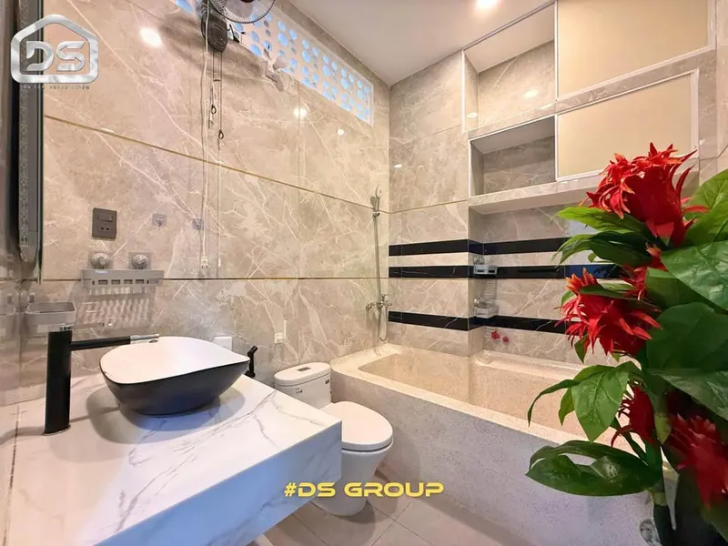 Căn hộ 1 phòng ngủ cho thuê trên đường Ngô Gia Tự, 15 triệu VND/tháng — 3/10