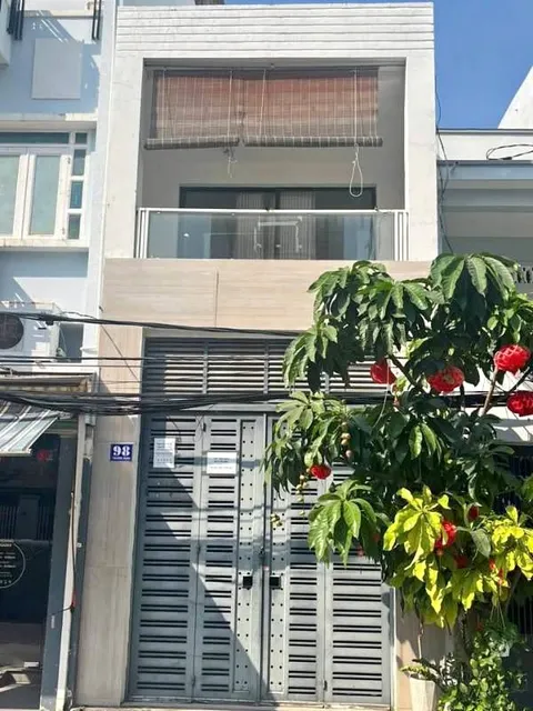2-storey house with two street frontages on Truong Dinh street for rent, 20M VND/month