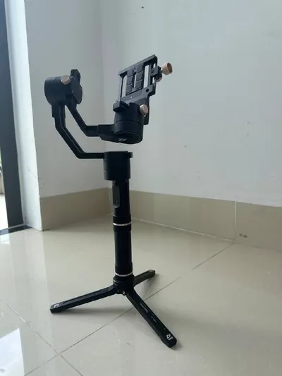 Zhiyun Crane V2 3-axis gimbal stabilizer