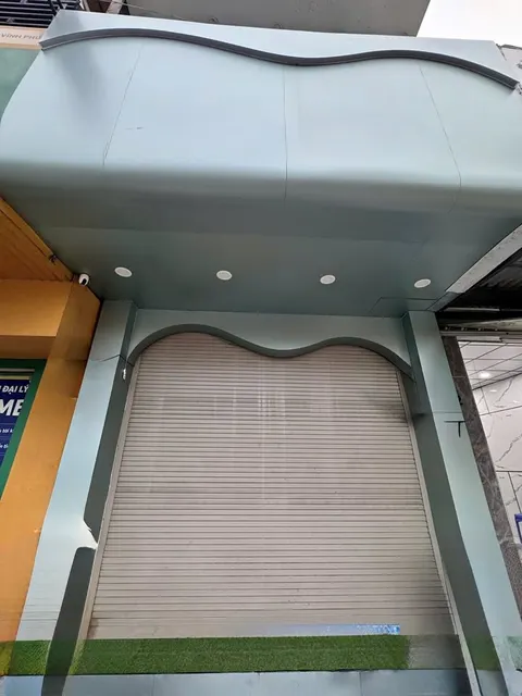 Street-front commercial house for rent on Đường 2/4, 20M VND/month