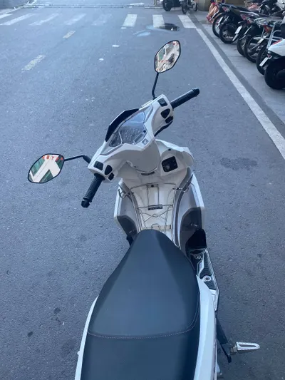 Honda Air Blade 2017 scooter for sale — 4/4