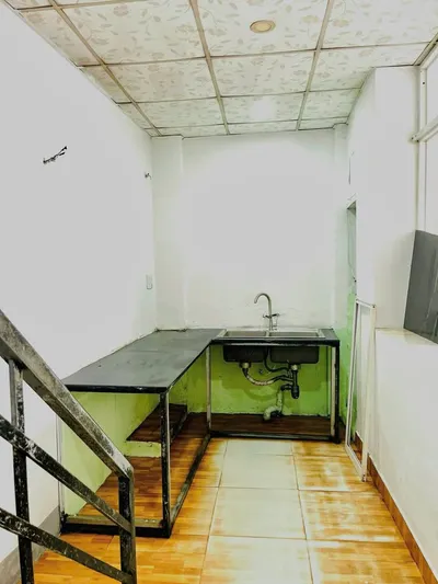 Nhà 2 tầng kết hợp kinh doanh gần chợ Đầm, 15 triệu VND/tháng — 3/6