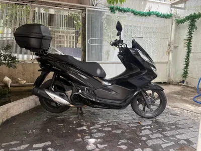 Honda PCX 150cc scooter for sale (2018) — 3/4
