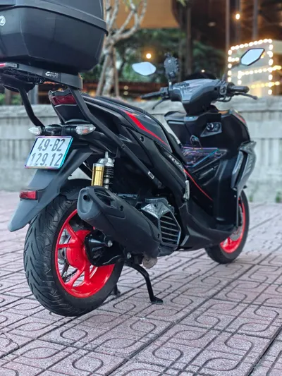 2 скутера Yamaha NVX V2 155cc 2022 на продажу — 11/12