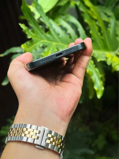iPhone 15 Pro Max 256GB Black Titanium (US import, used) — 9/9