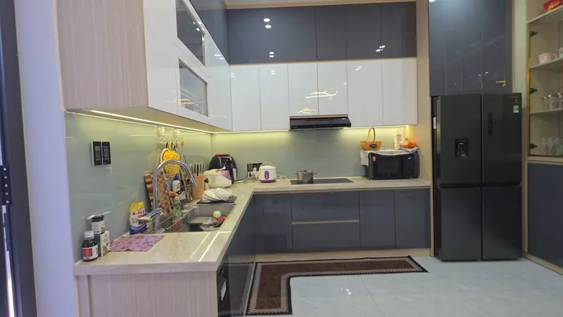 House for Rent on the West Side – 270m², 3 Bedrooms, Long-term